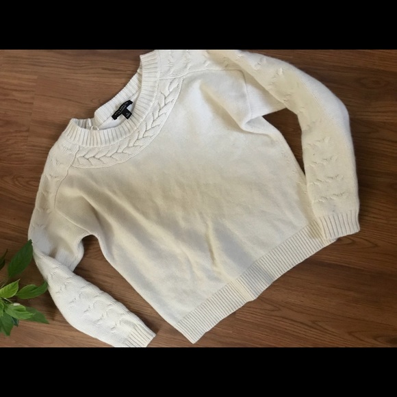 Ann Taylor Sweaters - Ann Taylor With Cashmere crop top sweater